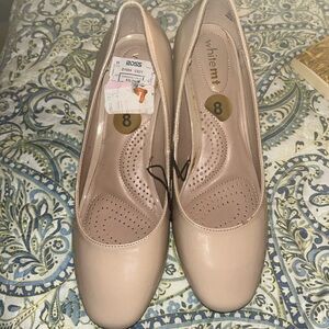 Shiny, beige, 1 1/2 high heel shoe
